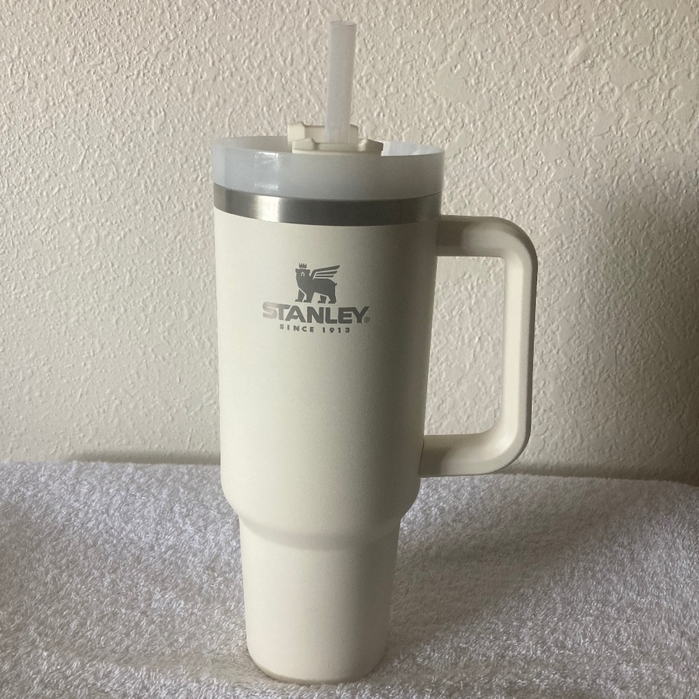 Stanley Adventure Quencher Travel Tumbler 40oz Cream
